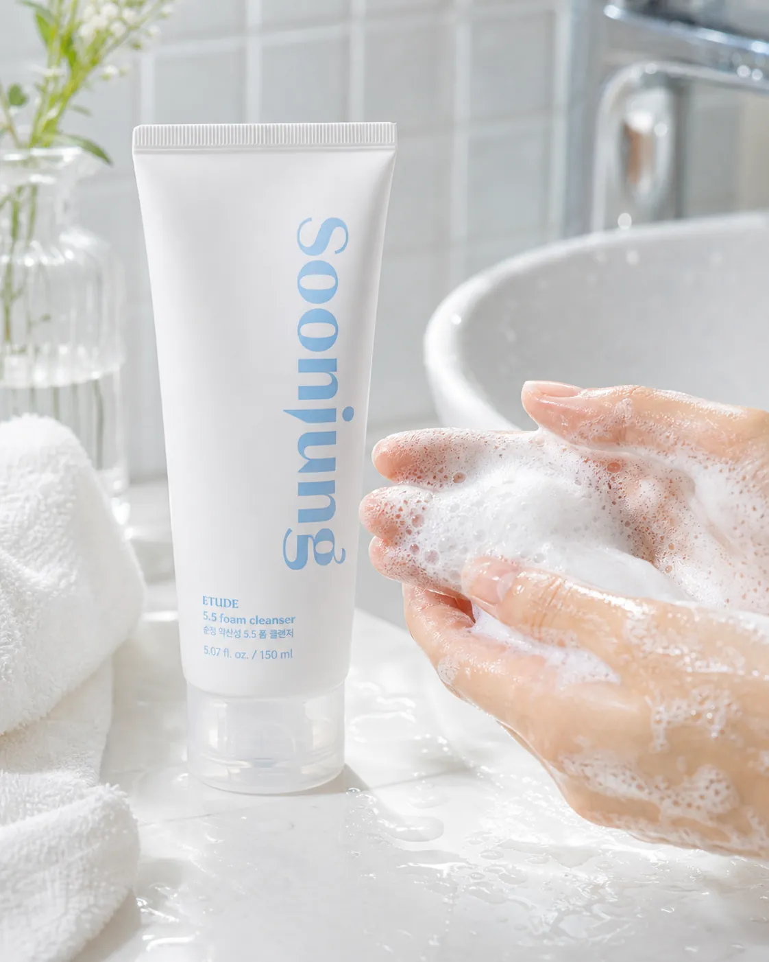 ETUDE SoonJung 5.5 Foam Cleanser detail 2